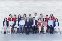 This photo shows the College administration team. In the first row are Prof Kenneth YOUNG, College Master (right 5); Prof CHAN Wai-yee, Master-designate (left 5; to take office on 1 January 2017); Prof Thomas AU, Dean of Students (left 4); Prof WONG Suk Ying, Warden (right 4); Ms Melody LEE, College Secretary (right 3); Ms Alice TANG, Executive Officer (left 3)